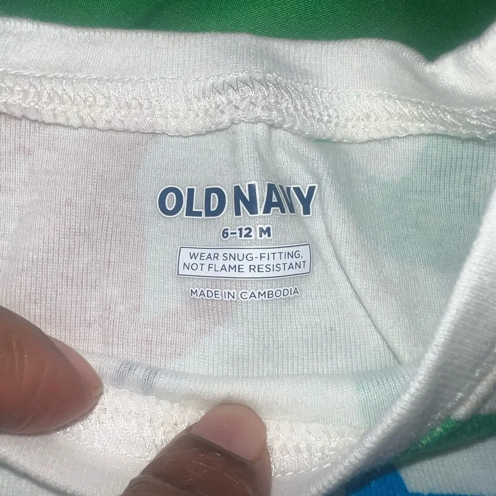 Old Navy White and Green Toddler Pajama Set 6-12 Months